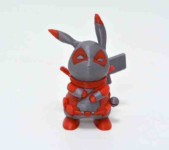 打印好混色皮卡丘模型