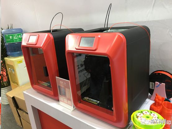 即將上市推出桌面級(jí)混色3打印機(jī)珊瑚X5